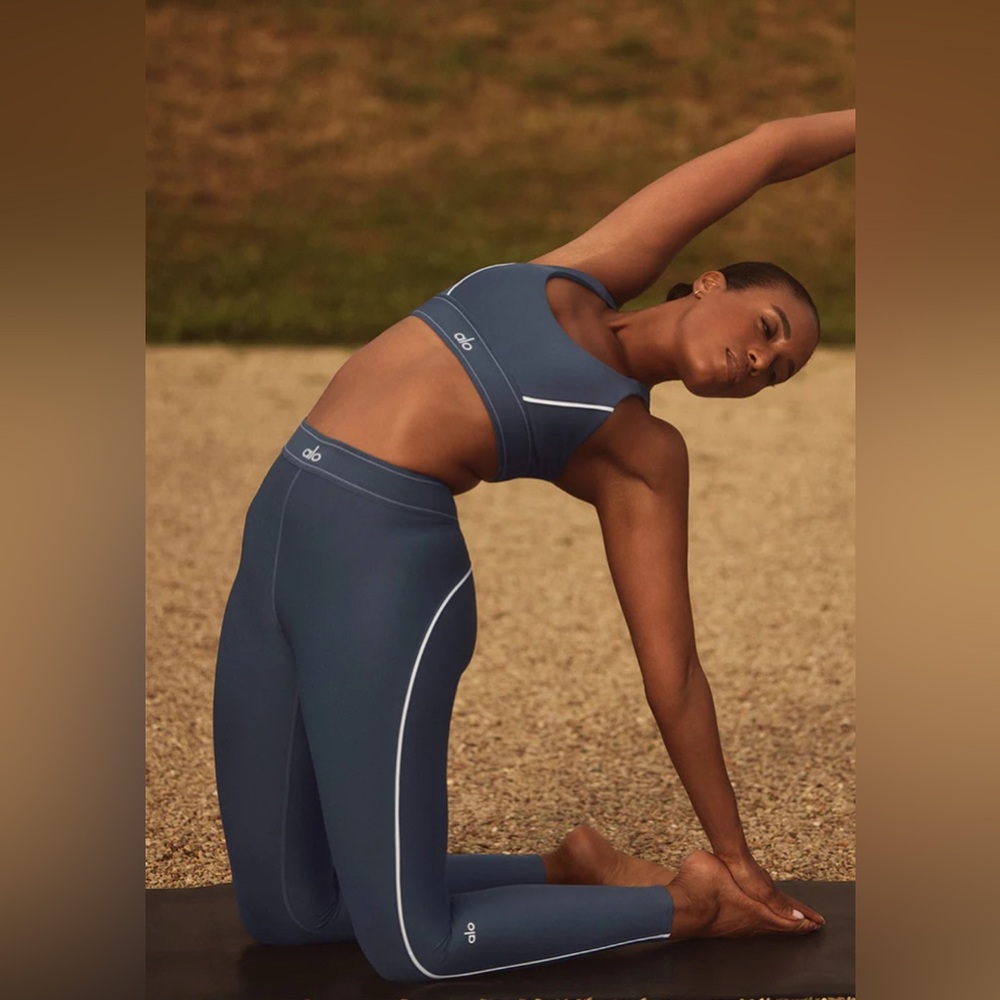 ALO YOGA AIRLIFT HIGH-WAIST SUIT UP LEGGING, BRAND NEW WITH TAGS! AUTHENTIC!